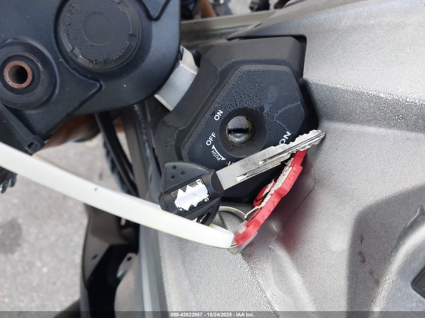 2021 SUZUKI GSX-S750 M/Z JS1C533B7M7100150