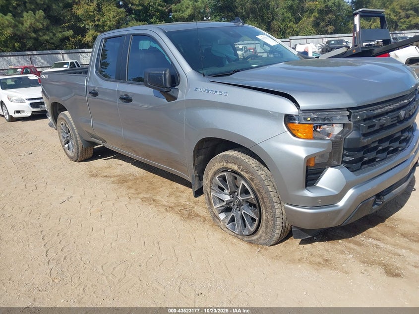 CHEVROLET SILVERADO 1500 4WD STANDARD BED CUSTOM