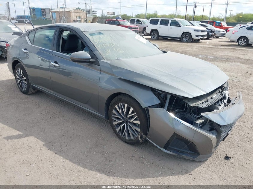 NISSAN ALTIMA SV FWD