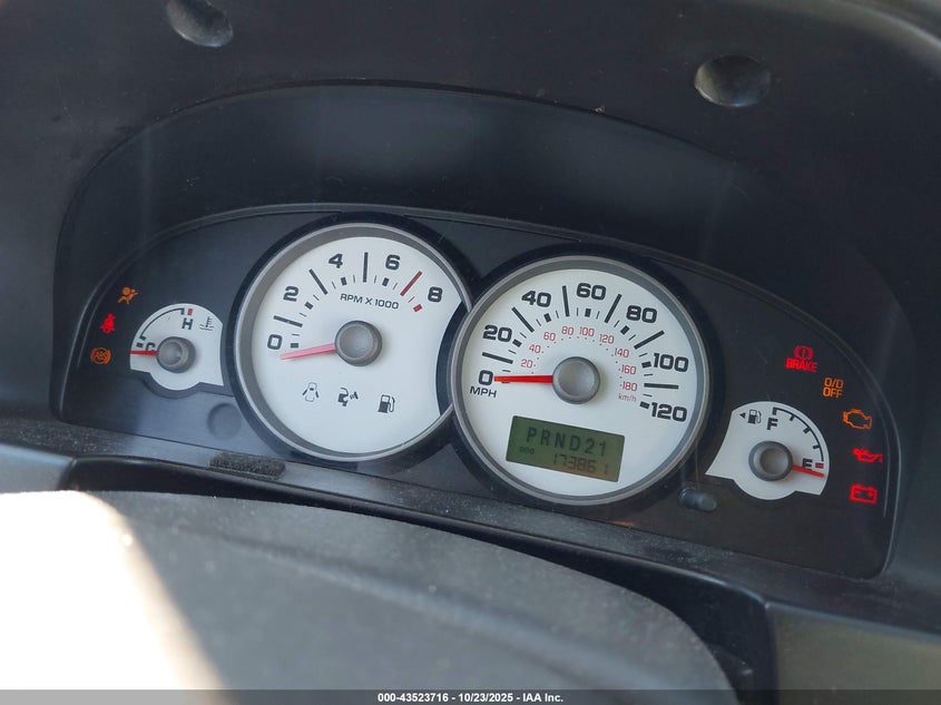 1FMCU03115KD64196 2005 FORD ESCAPE photo no. 7