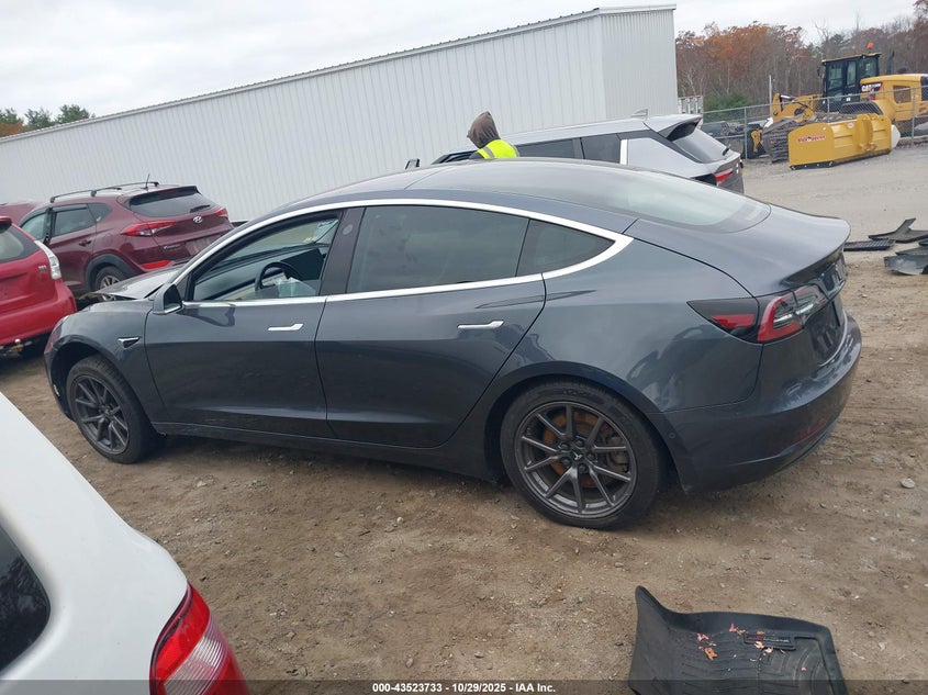 2018 Tesla Model 3 Long Range/Performance VIN: 5YJ3E1EBXJF114086 Lot: 43523733