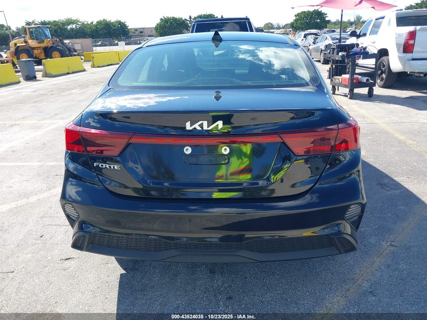 VIN 3KPF24AD5RE755582 2024 KIA FORTE LXS