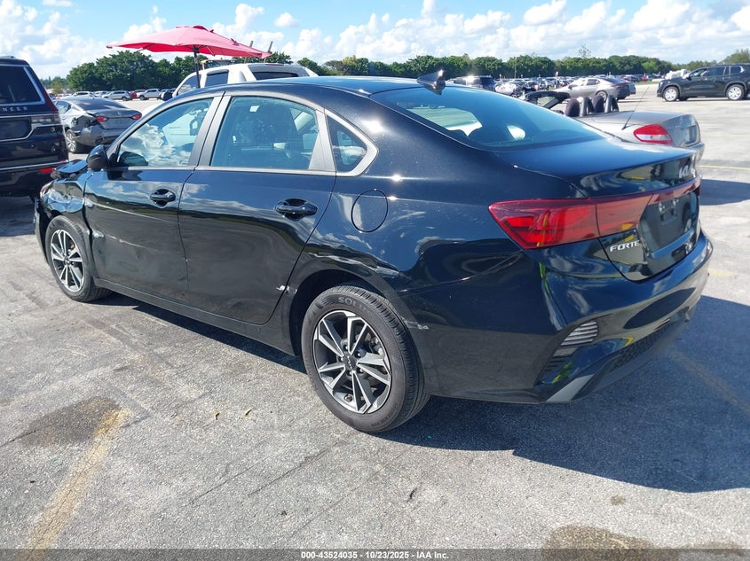 VIN 3KPF24AD5RE755582 2024 KIA FORTE LXS