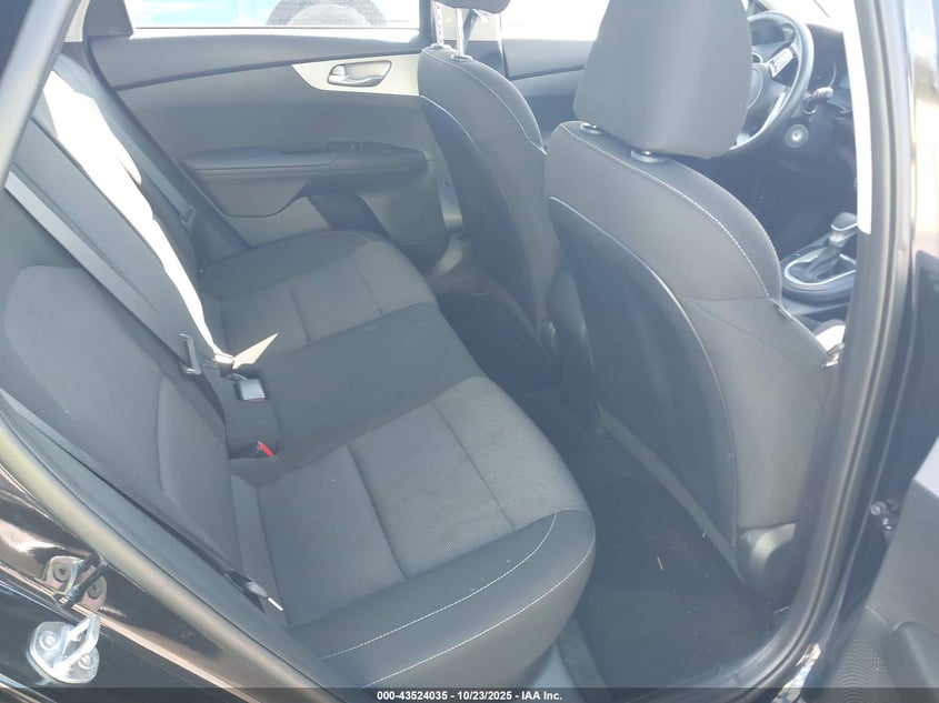 VIN 3KPF24AD5RE755582 2024 KIA FORTE LXS