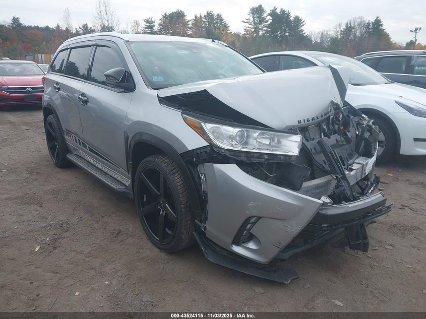 TOYOTA HIGHLANDER LE PLUS