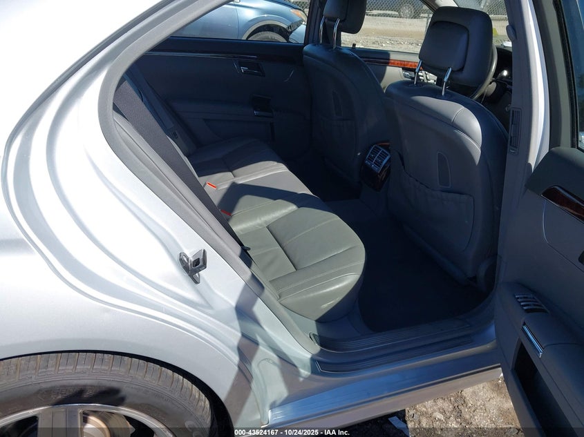 2008 Mercedes-Benz S 550 VIN: WDDNG71X28A185542 Lot: 43524167