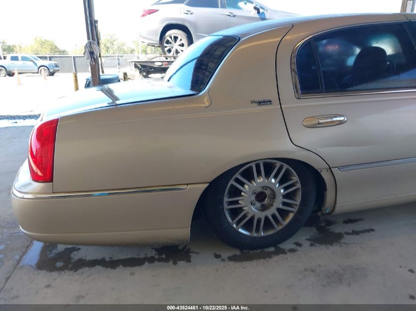 2008 Lincoln Town Car Signature Limited VIN: 2LNHM82V98X643213 Lot: 43524481