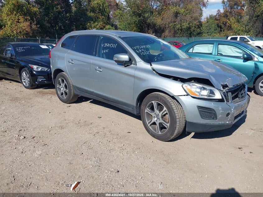 VOLVO XC60 T6 R-DESIGN PLATINUM