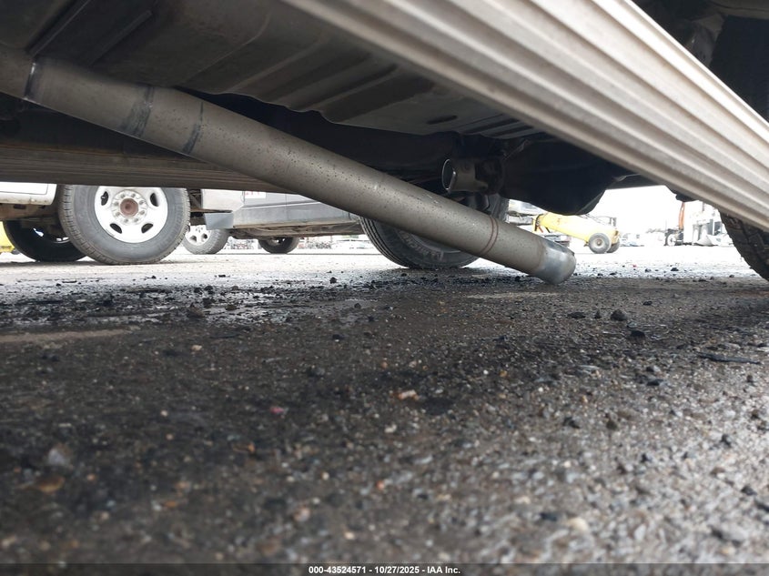 1998 Ford E-250 Commercial VIN: 1FTPE2429WHB28111 Lot: 43524571