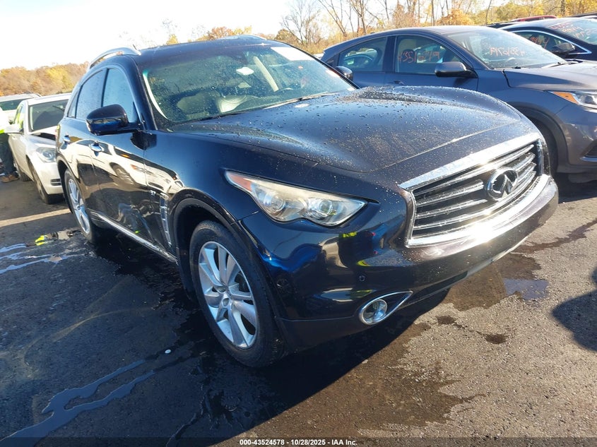 INFINITI QX70