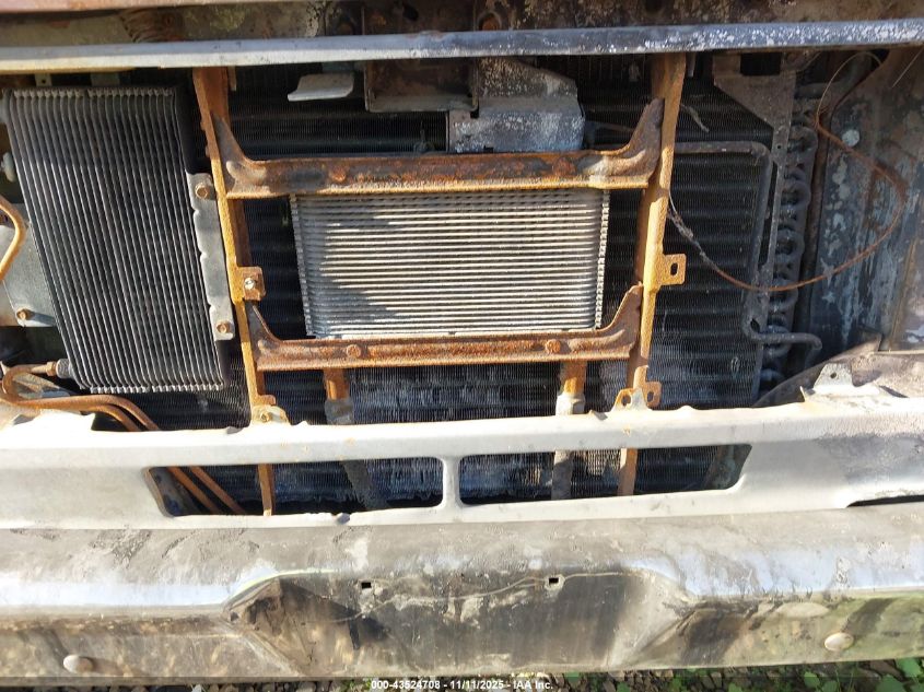 1990 Ford Econoline E350 Cutaway Van VIN: 1FDKE30G1LHA44633 Lot: 43524708