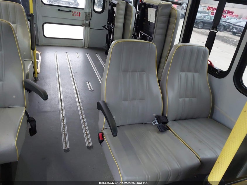 2017 Ford E-350 Cutaway VIN: 1FDEE3FSXHDC33448 Lot: 43524757