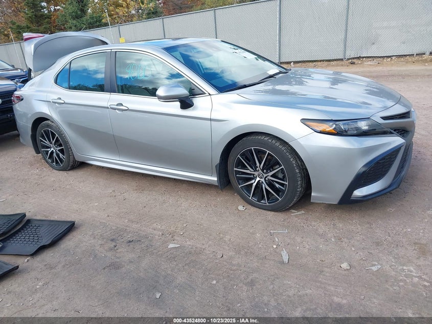 TOYOTA CAMRY SE AWD