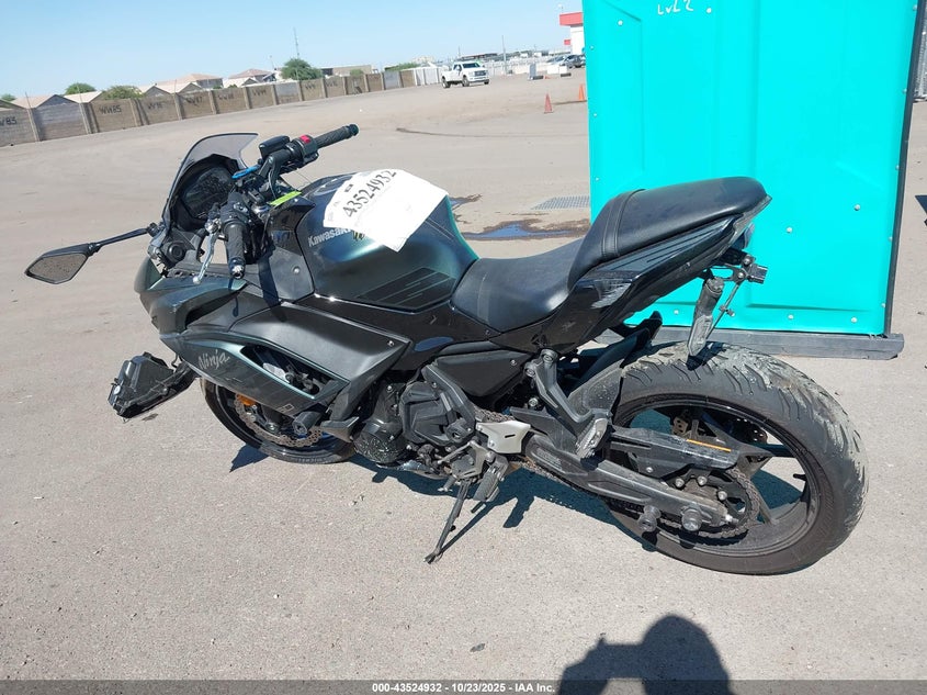 ML5EXEP15SDAD6364 2025 KAWASAKI NINJA photo no. 3