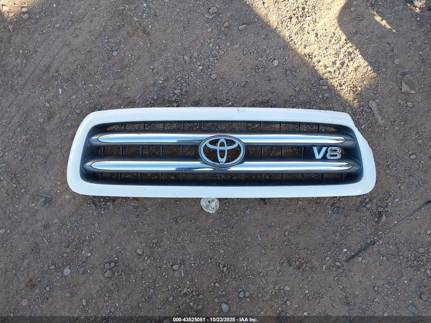 2002 Toyota Sequoia Limited V8 VIN: 5TDZT38A92S091623 Lot: 43525051