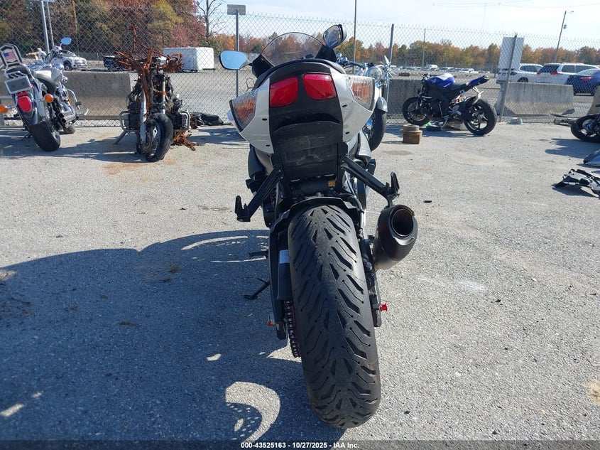 2025 SUZUKI GSX-R600 JS1GN7FA6S7100262