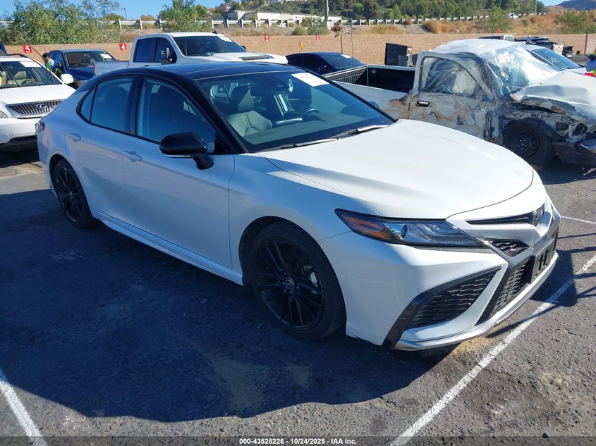 TOYOTA CAMRY XSE