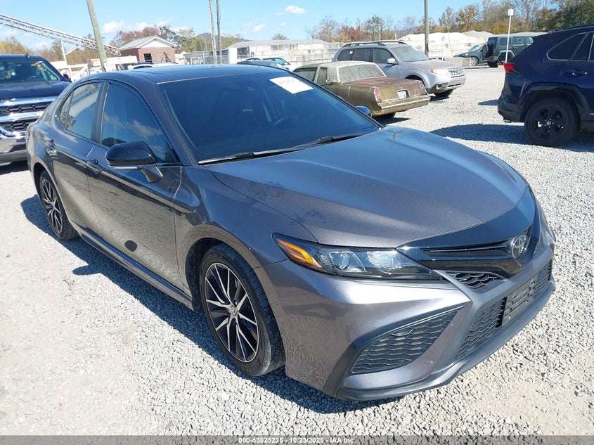 TOYOTA CAMRY SE
