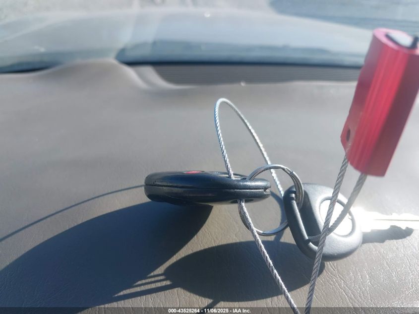 2000 Cadillac Deville Dts VIN: 1G6KF5798YU352212 Lot: 43525264