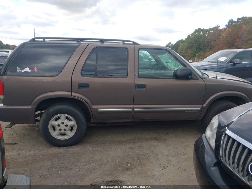 2000 Chevrolet Blazer Ls VIN: 1GNDT13WXY2308038 Lot: 43525363