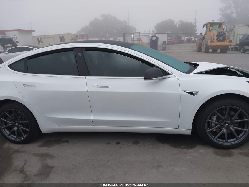 2020 Tesla Model 3 Standard Range Plus Rear-Wheel Drive/Standard Range Rear-Wheel Drive VIN: 5YJ3E1EA0LF745195 Lot: 43525407