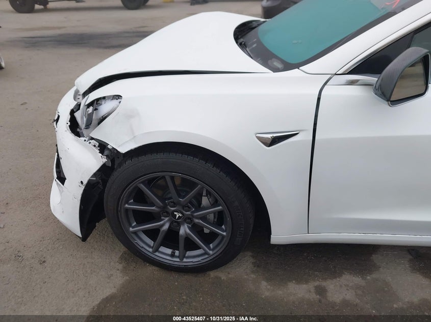 2020 Tesla Model 3 Standard Range Plus Rear-Wheel Drive/Standard Range Rear-Wheel Drive VIN: 5YJ3E1EA0LF745195 Lot: 43525407