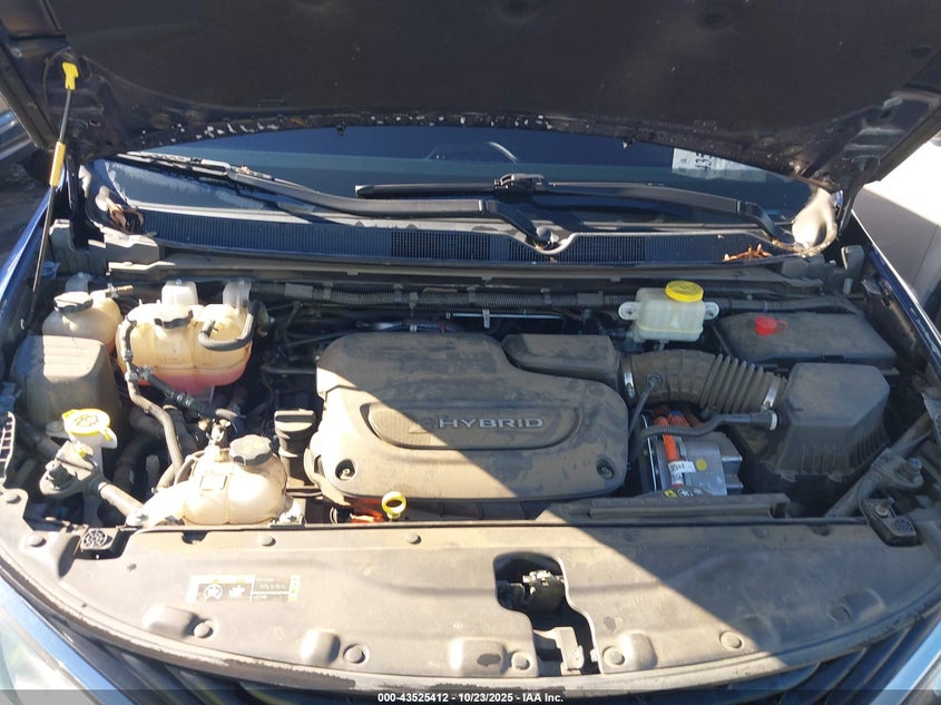 2018 Chrysler Pacifica Hybrid Touring L VIN: 2C4RC1L76JR133494 Lot: 43525412