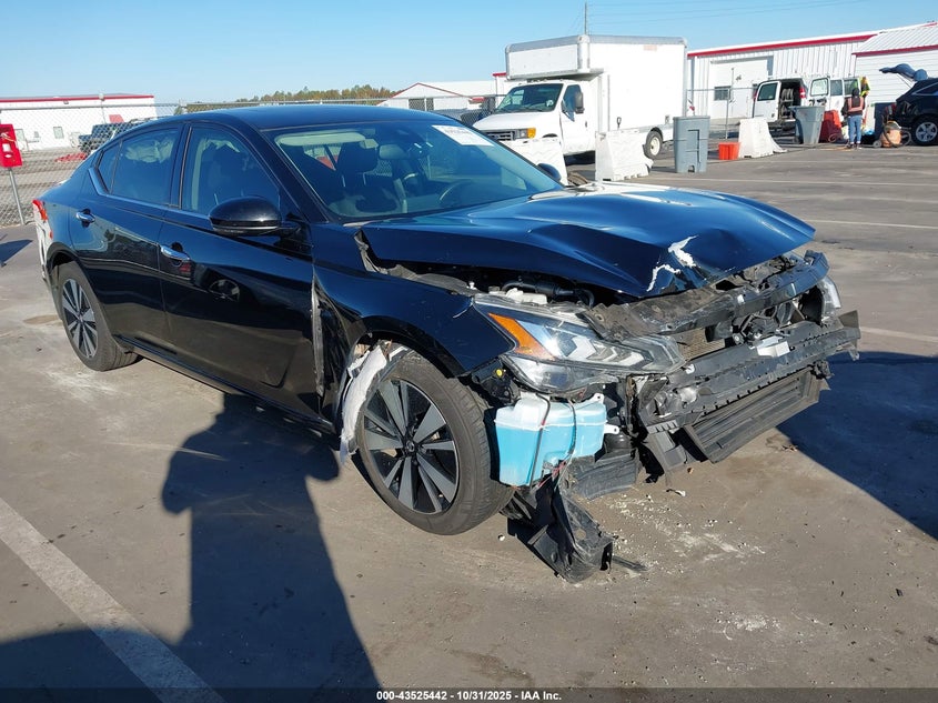 NISSAN ALTIMA SV FWD