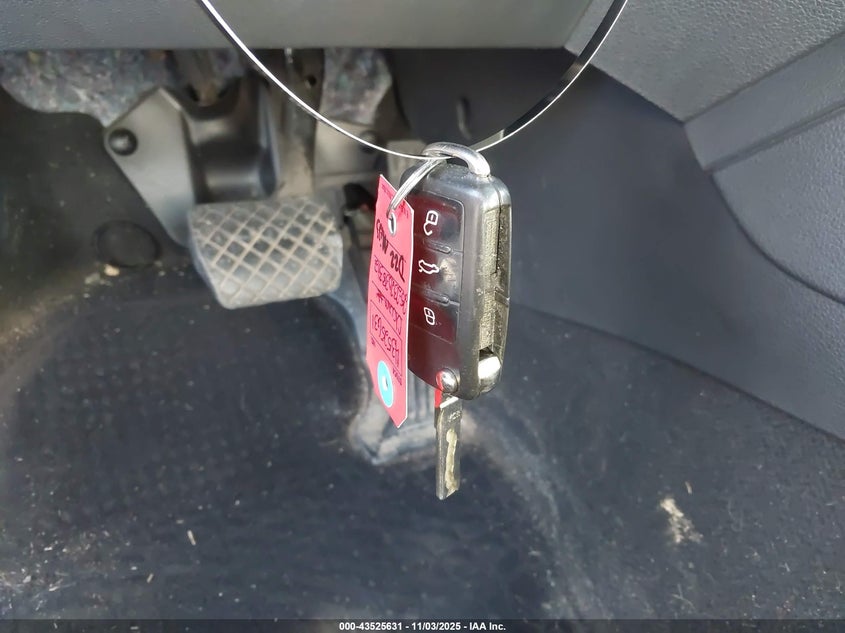 2016 VOLKSWAGEN JETTA 1.8T SPORT - 3VWD17AJ0GM419582