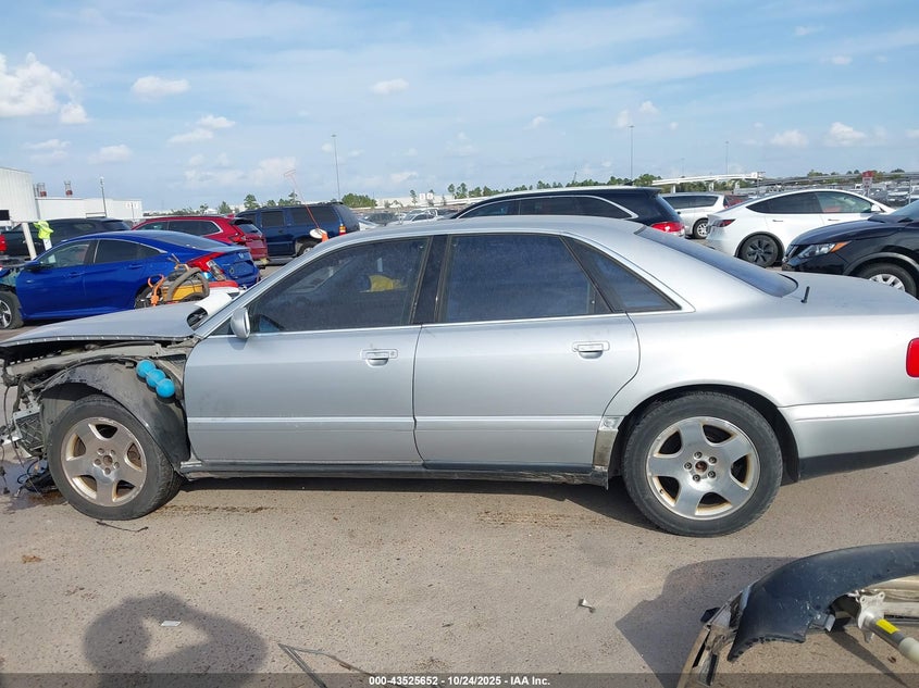 1998 Audi A8 4.2 VIN: WAUBG74D7WN003917 Lot: 43525652