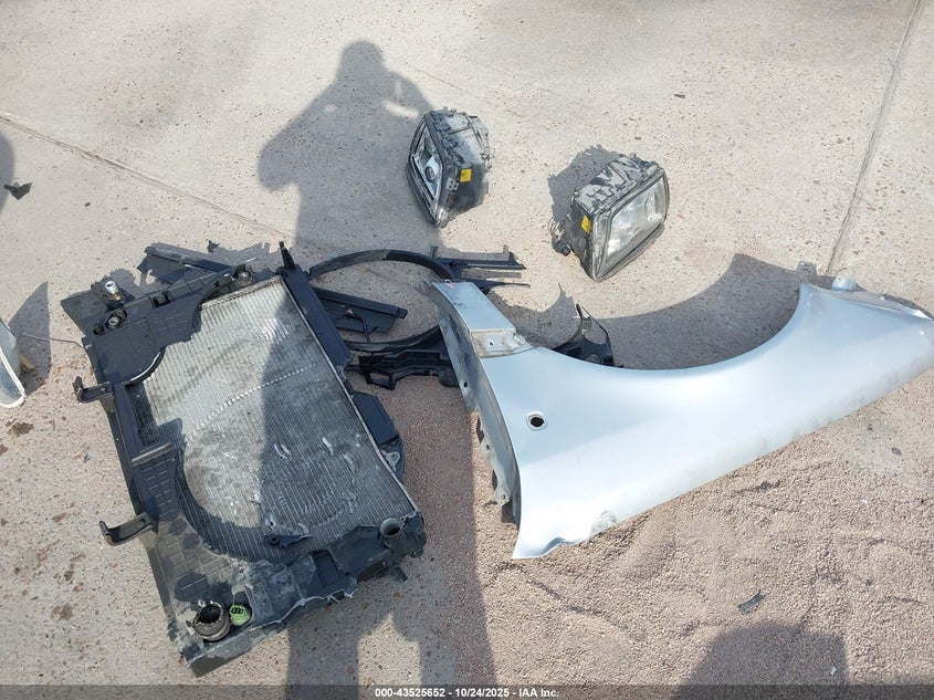 1998 Audi A8 4.2 VIN: WAUBG74D7WN003917 Lot: 43525652