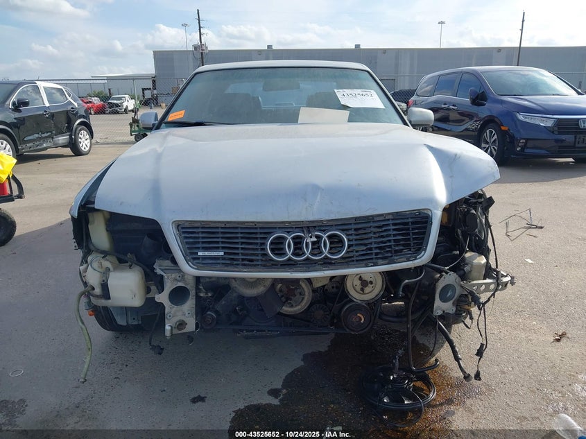 1998 Audi A8 4.2 VIN: WAUBG74D7WN003917 Lot: 43525652