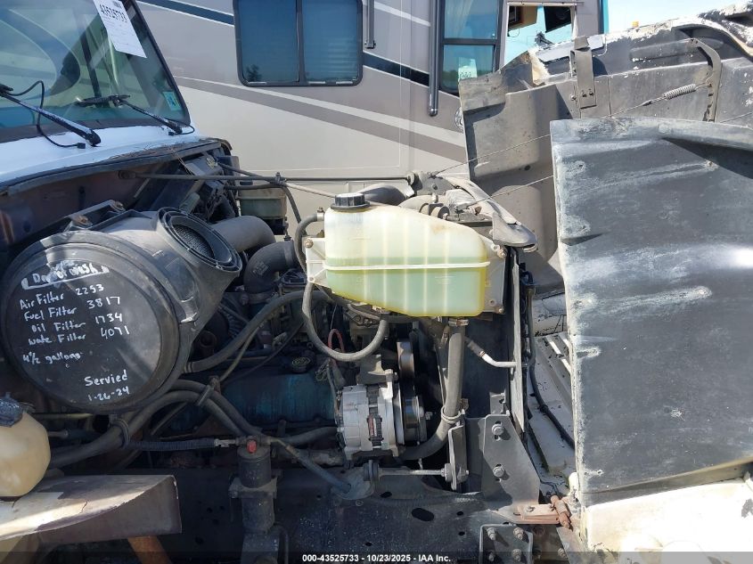 1998 International 4000 4700 VIN: 1HTSCABM5WH528734 Lot: 43525733