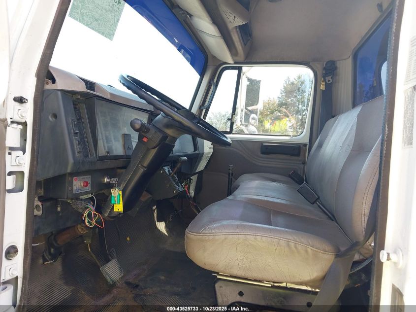 1998 International 4000 4700 VIN: 1HTSCABM5WH528734 Lot: 43525733