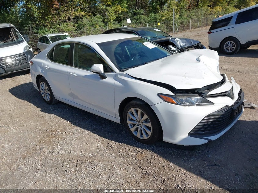 TOYOTA CAMRY LE