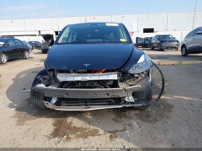 2024 Tesla Model Y Long Range Dual Motor All-Wheel Drive/Rwd VIN: 7SAYGDEDXRF071712 Lot: 43525865