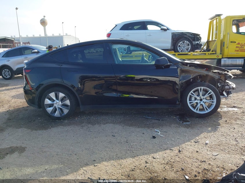 2024 Tesla Model Y Long Range Dual Motor All-Wheel Drive/Rwd VIN: 7SAYGDEDXRF071712 Lot: 43525865
