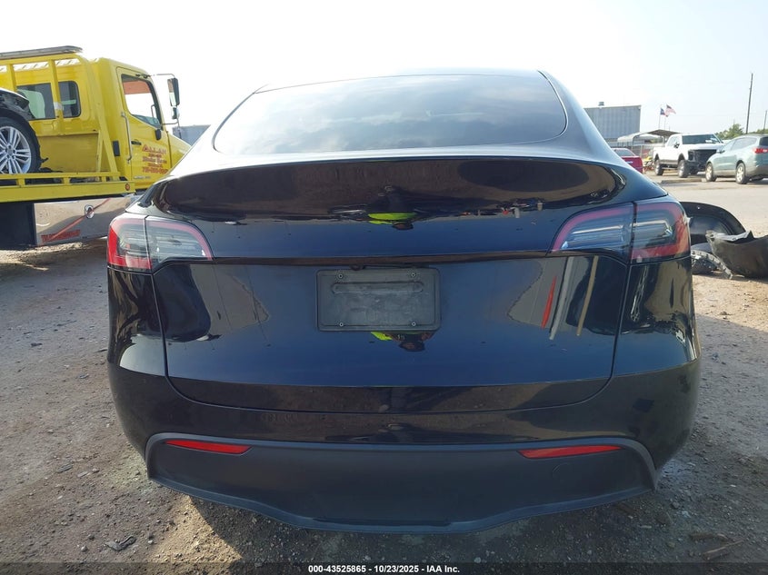 2024 Tesla Model Y Long Range Dual Motor All-Wheel Drive/Rwd VIN: 7SAYGDEDXRF071712 Lot: 43525865