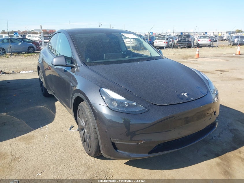 2025 TESLA MODEL Y LONG RANGE DUAL MOTOR ALL-WHEEL DRIVE - 7SAYGAEE5SF252696