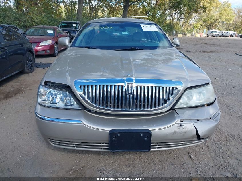 2009 Lincoln Town Car Signature Limited VIN: 2LNHM82V49X636493 Lot: 43526168