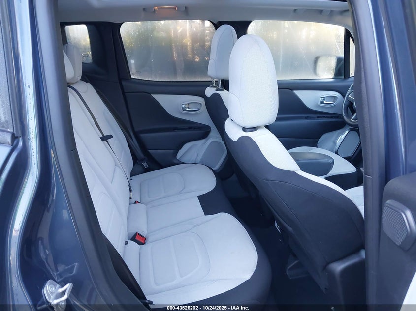 2022 JEEP RENEGADE LATITUDE 4X4 ZACNJDB11NPN84150