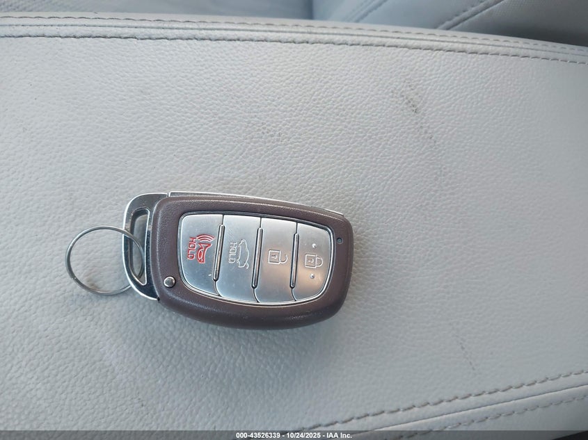 2017 HYUNDAI SONATA HYBRID SE KMHE24L19HA060419