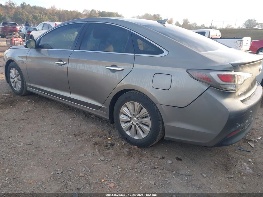 2017 HYUNDAI SONATA HYBRID SE KMHE24L19HA060419