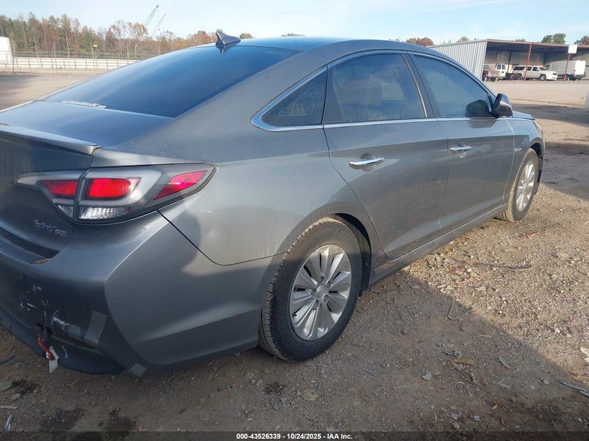 2017 HYUNDAI SONATA HYBRID SE KMHE24L19HA060419
