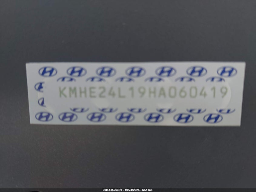 2017 HYUNDAI SONATA HYBRID SE KMHE24L19HA060419