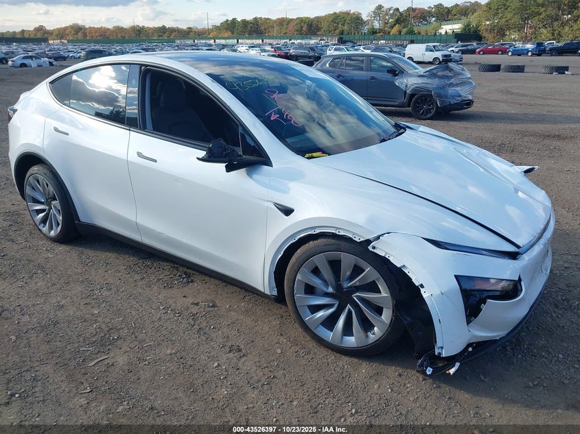 2026 TESLA MODEL Y LONG RANGE DUAL MOTOR ALL-WHEEL DRIVE/LONG RANGE LAUNCH SERIES - 7SAYGDEEXTA471024