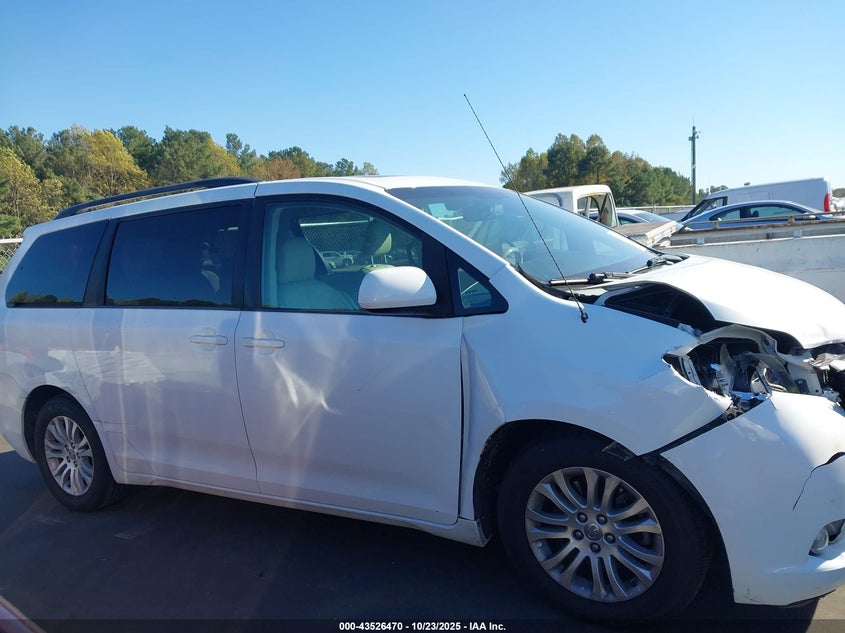 2013 TOYOTA SIENNA XLE V6 8 PASSENGER 5TDYK3DC4DS402089