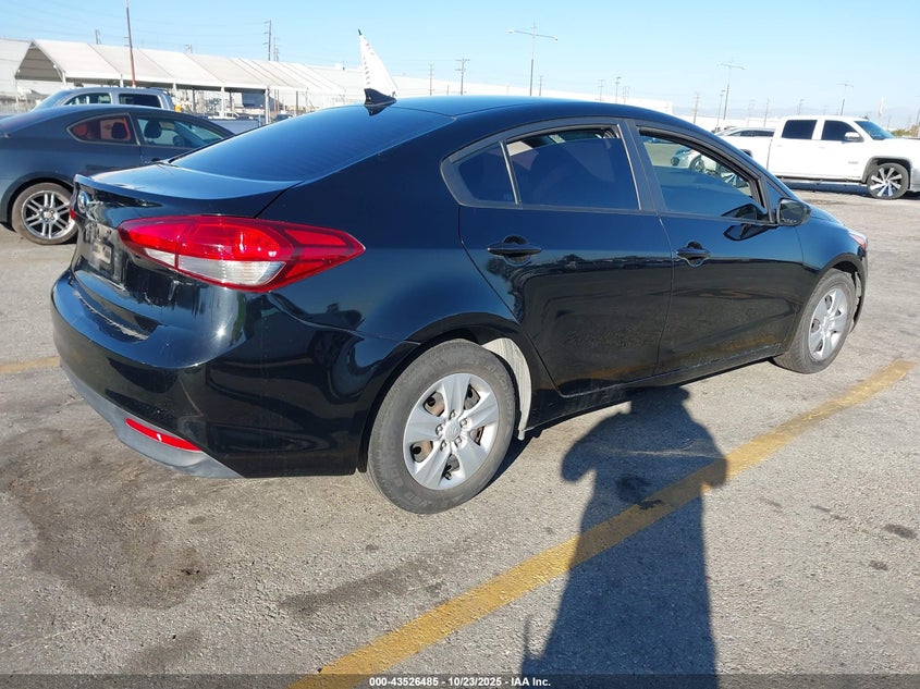 2017 KIA FORTE LX 3KPFK4A79HE090579