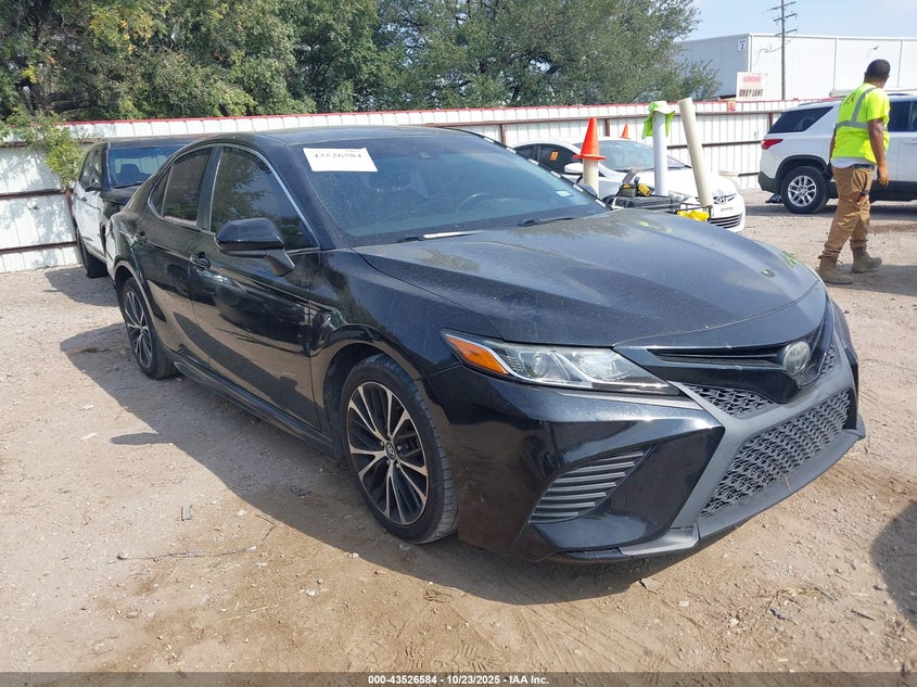 TOYOTA CAMRY SE