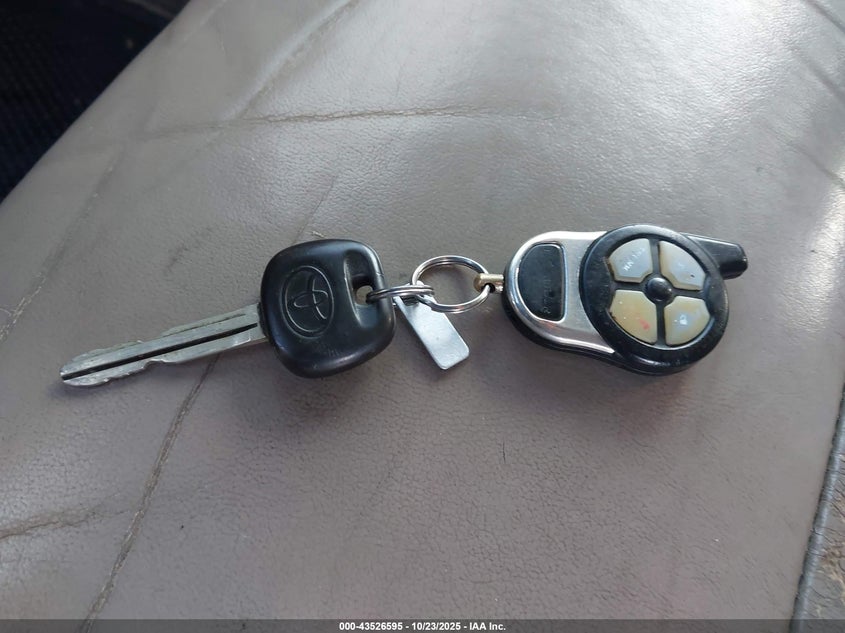 2003 Toyota Sequoia Sr5 V8 VIN: 5TDZT34A83S192322 Lot: 43526595